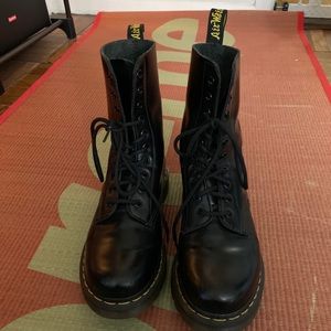 Dr. Marten’s Airwair Men’s Size 6